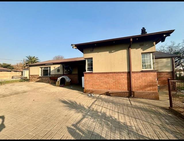 2 BEDROOM HOUSE FOR SALE IN VANDERBIJLPARK CW 5